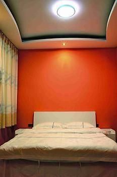 Yiguangnian Fashion Hotel Fenghuang Zewnętrze zdjęcie