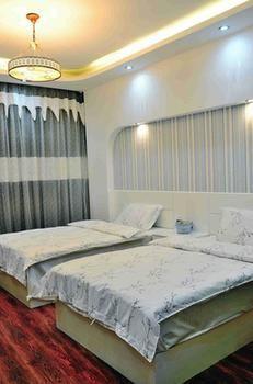 Yiguangnian Fashion Hotel Fenghuang Zewnętrze zdjęcie